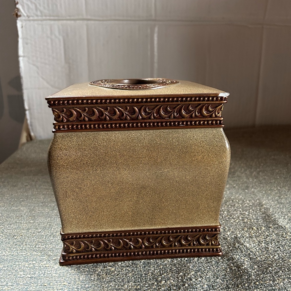 Tissue cover - Picture 3 of 13